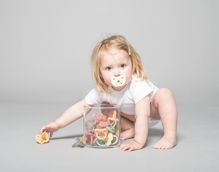 HEVEA Sucette Physiologique en Caoutchouc Naturel Colore - Blanc Laiteux 3-36 mois (2)